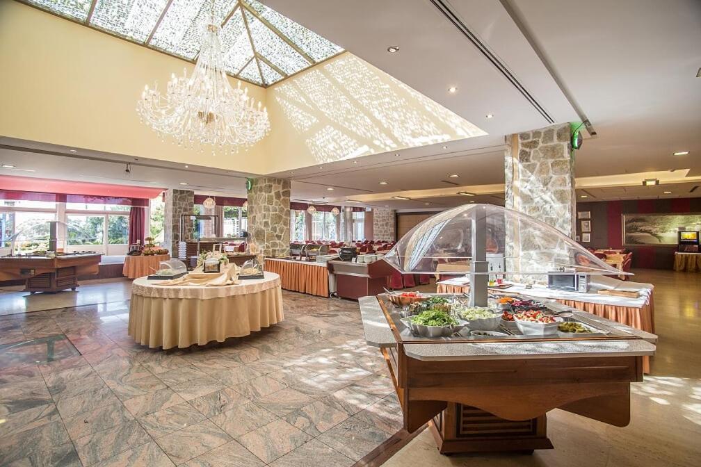 Hotel Palas Petrovac Zewnętrze zdjęcie